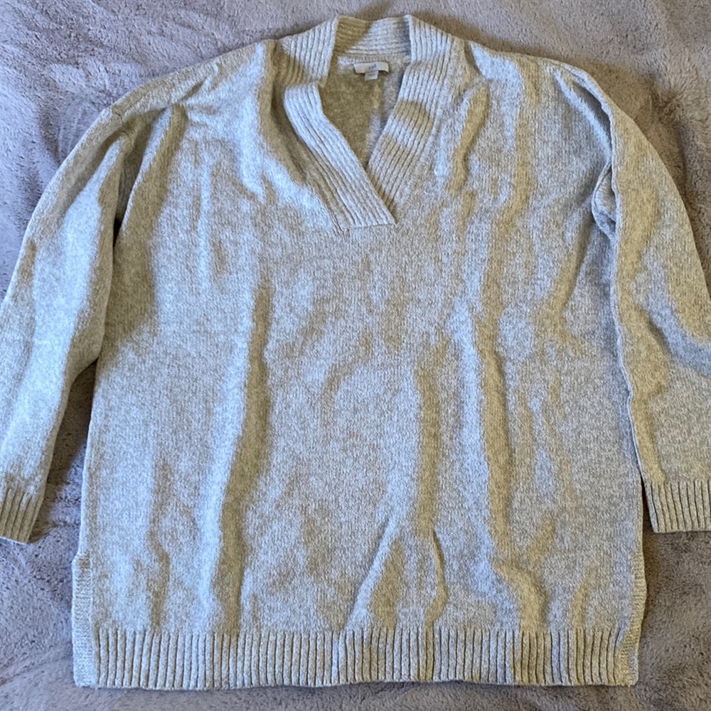 J. Jill Soft White and Tan Knit V-Neck 3/4 Sleeve Sweater
